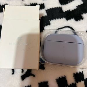 AirPods Pro case